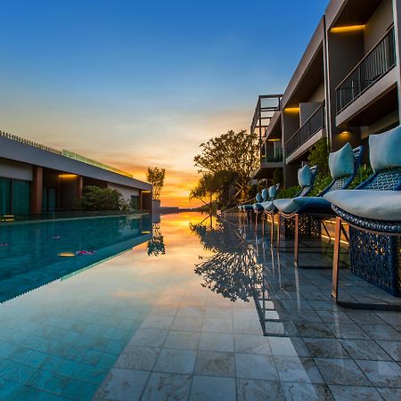 Fusion Suites Phuket Patong Екстериор снимка The swimming pool at the hotel