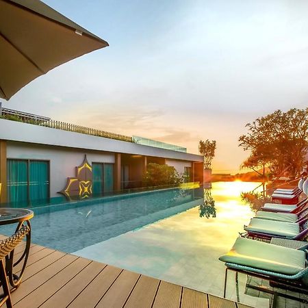 Fusion Suites Phuket Patong Екстериор снимка The pool at the hotel