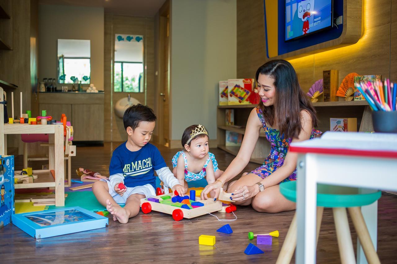 Fusion Suites Phuket Patong Екстериор снимка Parents and children at the club